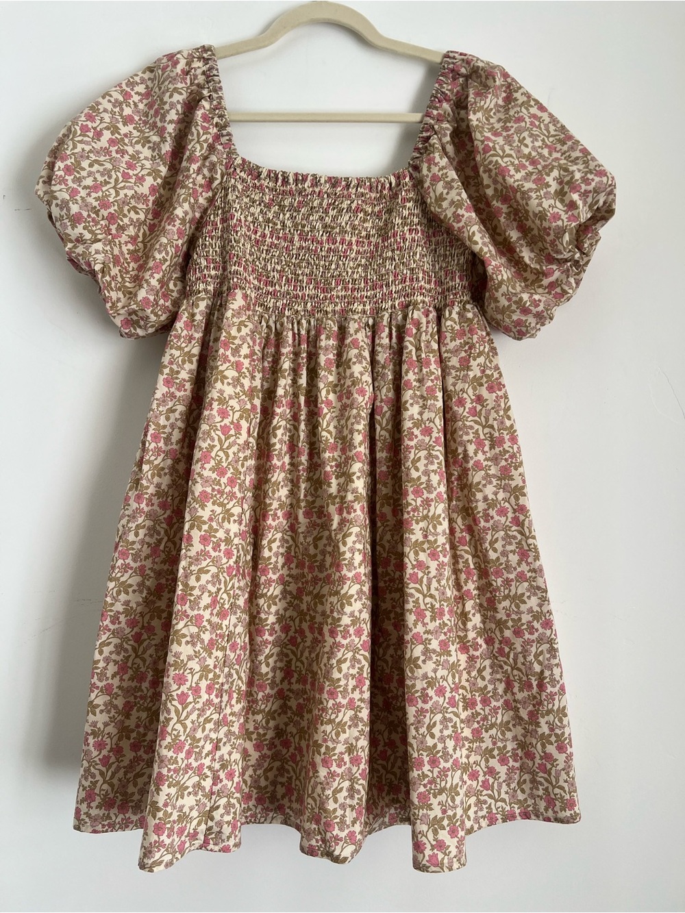 Smocked Square-Neck Puff Sleeve Dress in Pink Floral - Picture 4 of 4